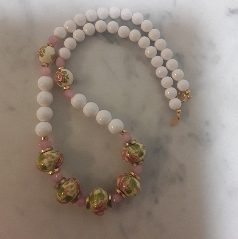 Vintage Japan Stamped Floral Beaded Necklace - White and Pink